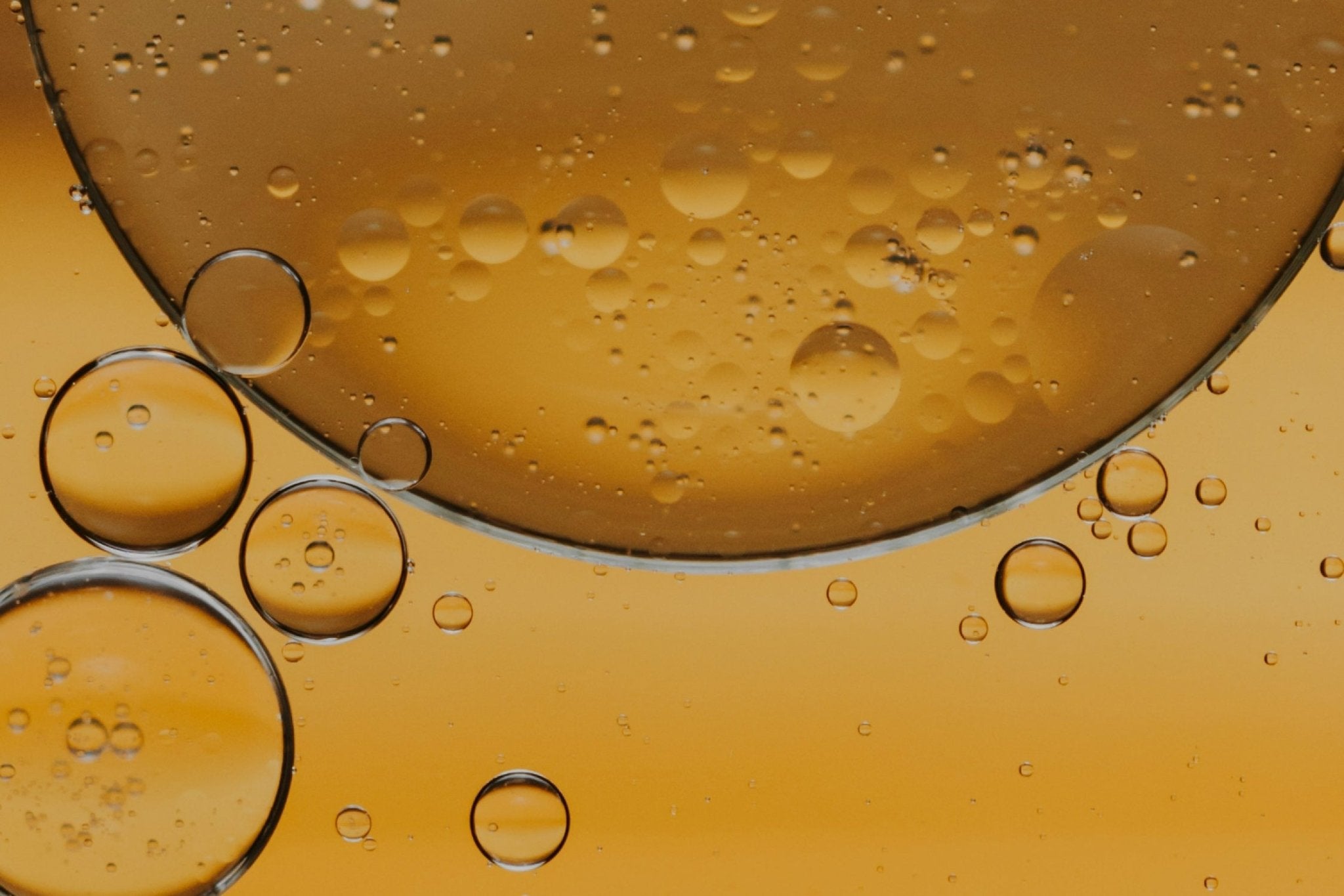 Kaltgepresste Öle: Chemiefreie Alternative für Hautpflege