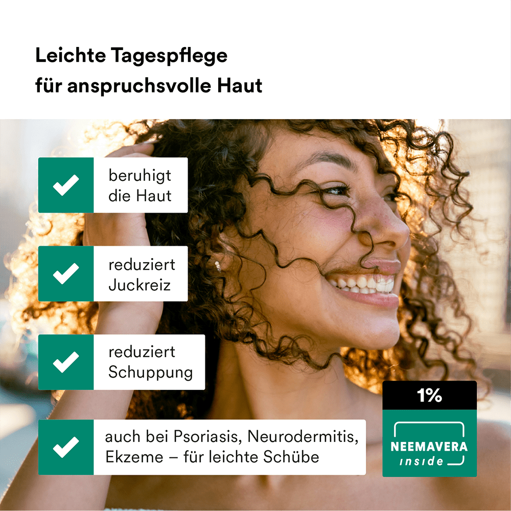 Man sieht im Hintergrund eine lachende Frau mit braunen Locken. Zudem stehen die USPs der Cream der Marke natüür im Vordergrund.