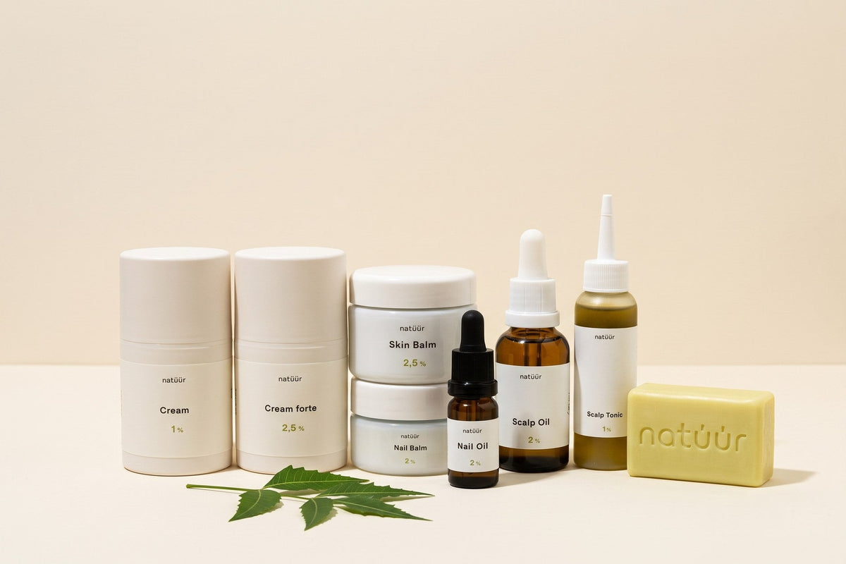 Alle natüür Med-Care-Produkte: Cream, Cream forte, Skin Balm, Nail Balm, Nail Oil, Scalp Oil, Scalp Tonic und Solid Soap mit Neemzweig